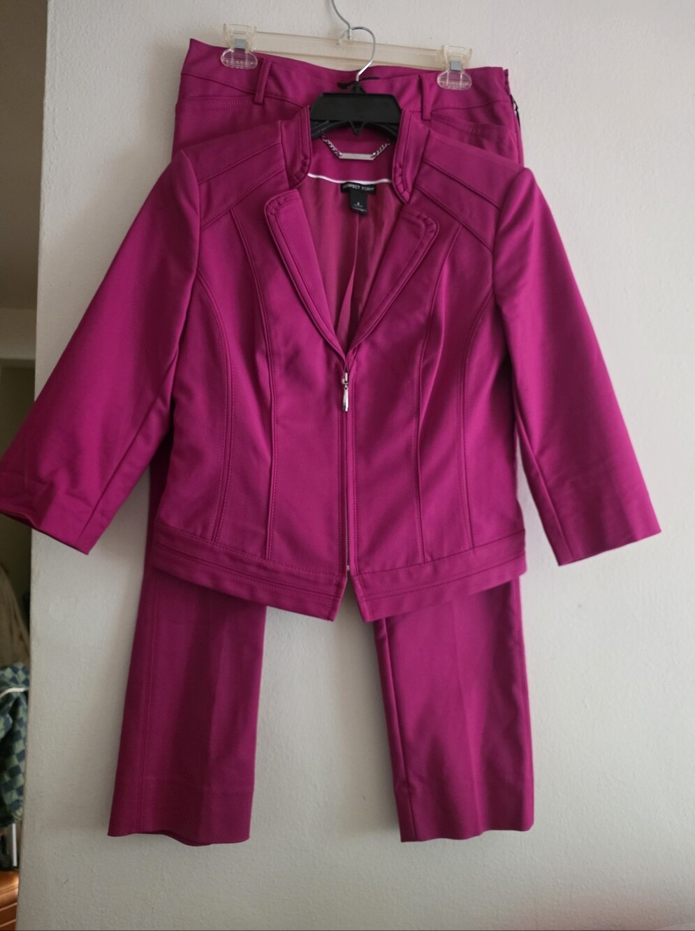 White house black market set jacket + slim pants sz 6 fuschia nwt